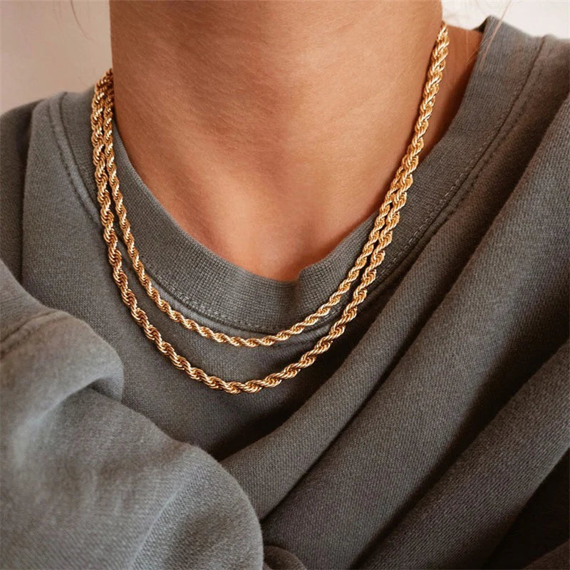 Olivia twisted chain necklace