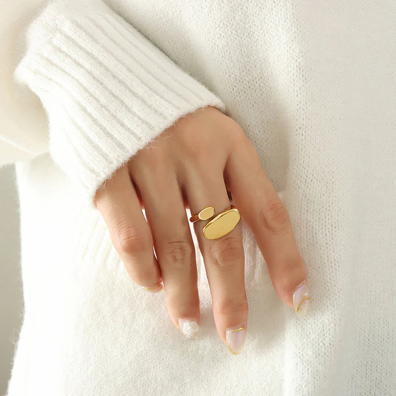 Odyssey minimalist gold ring