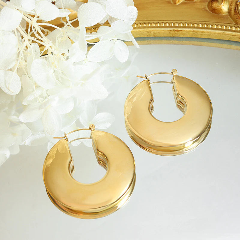 Sol gold hoop earrings
