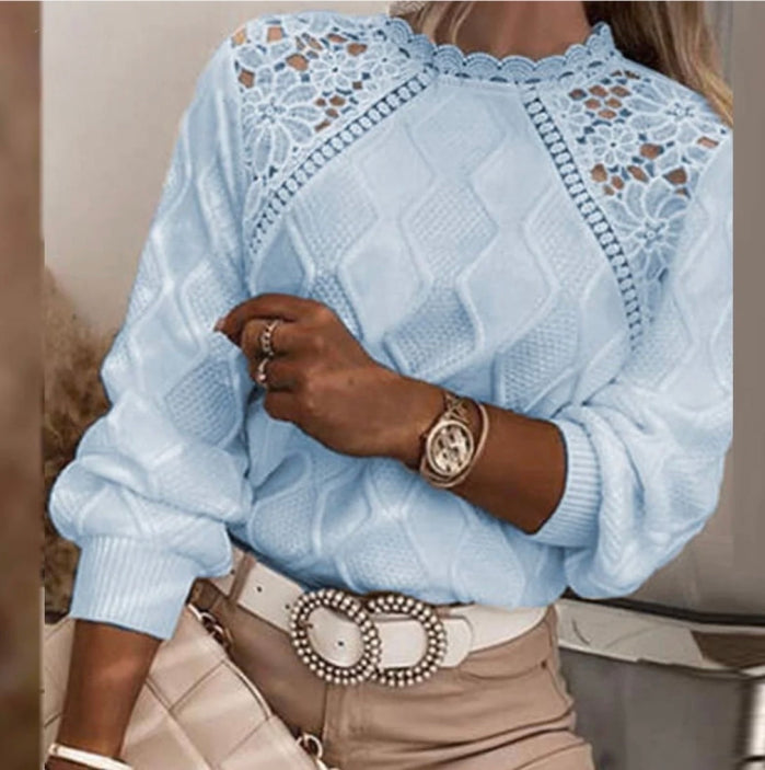 Sara – Elegancki sweter z koronkowym haftem i ozdobnym ściegiem na dole