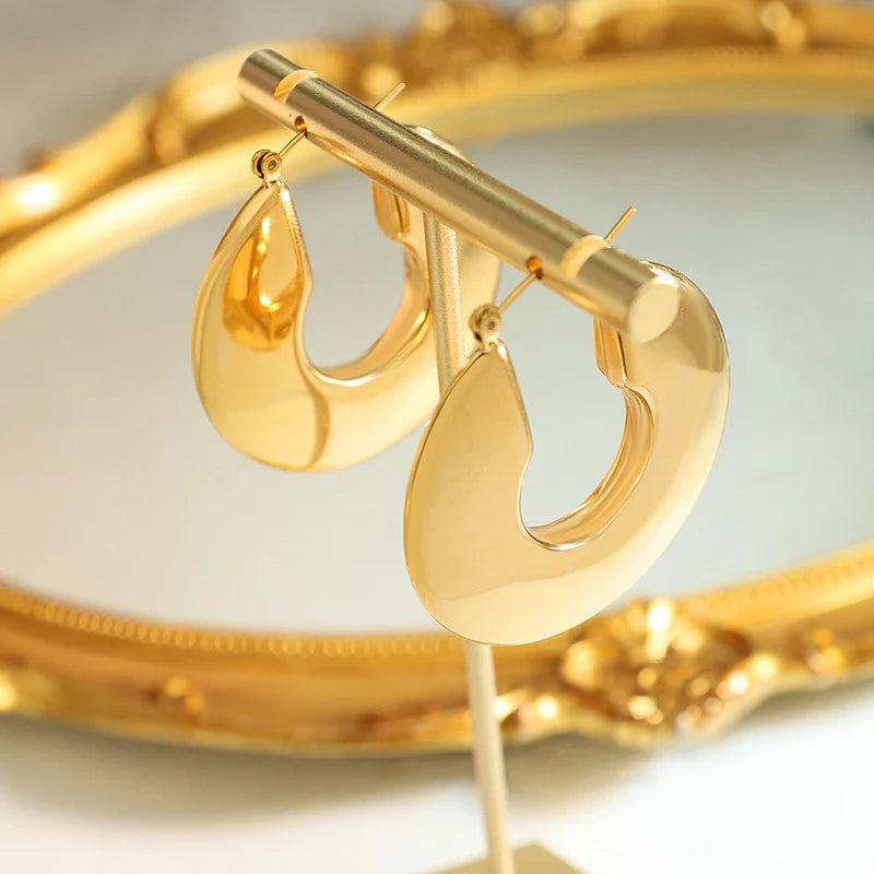 Sol gold hoop earrings