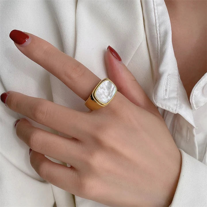 Opulence ring