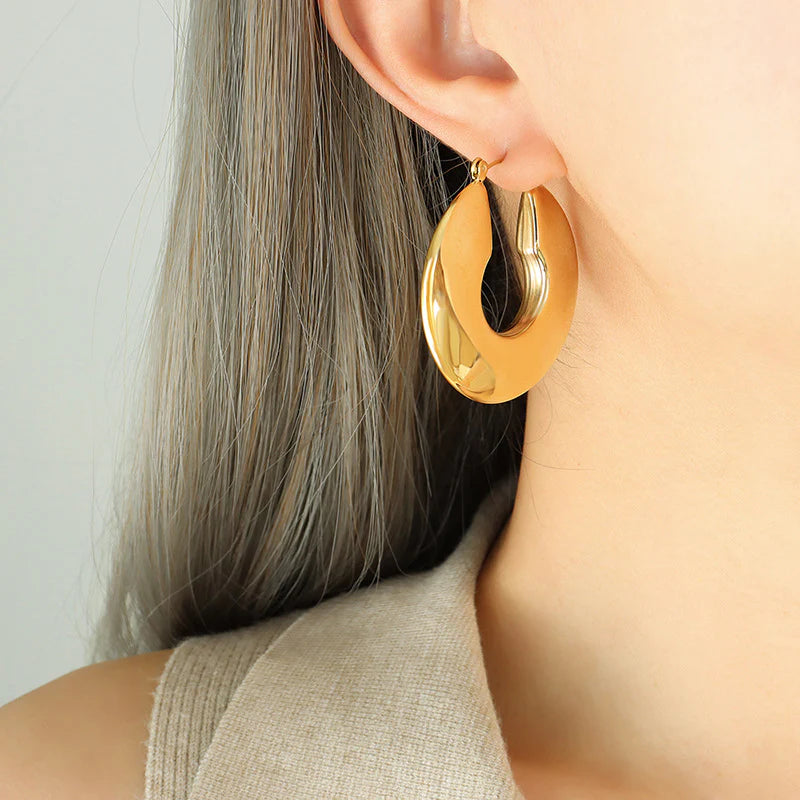 Sol gold hoop earrings